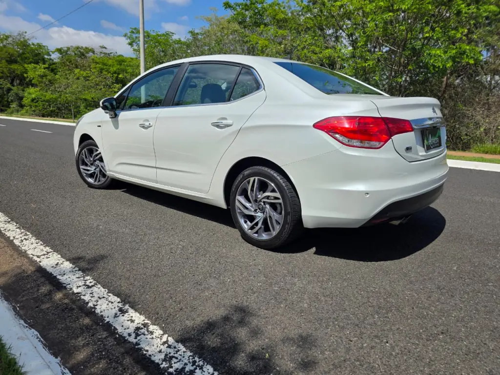 CITROEN C4 Sedan - Foto