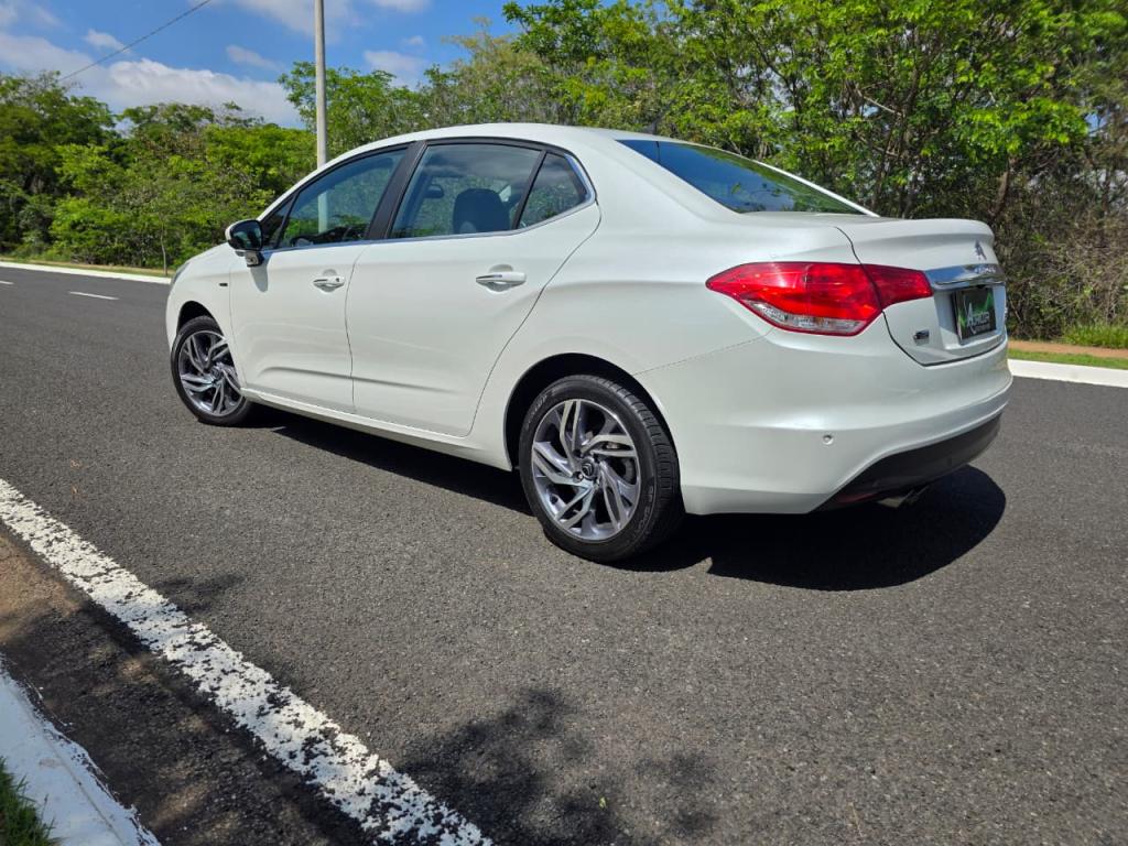 CITROEN C4 Sedan - Foto