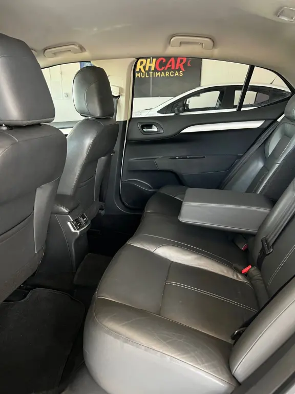 CITROEN C4 Sedan - Foto