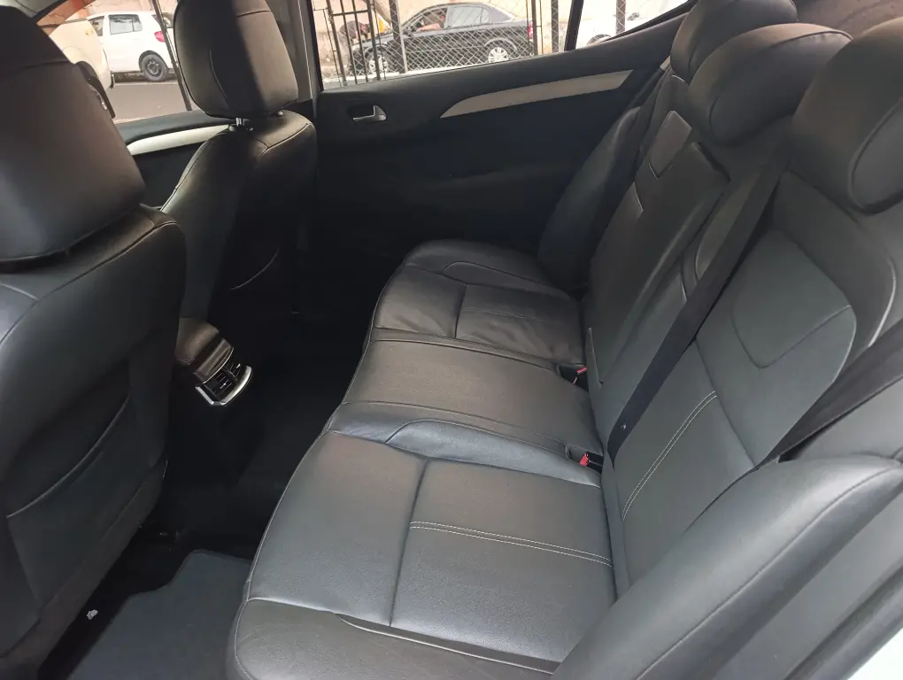 CITROEN C4 Sedan - Foto