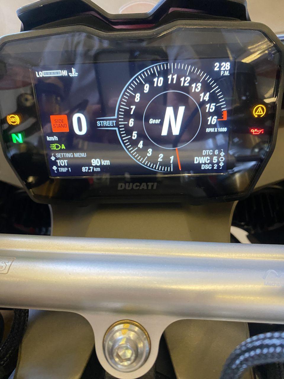 DUCATI Panigale 1100 V4 - Foto