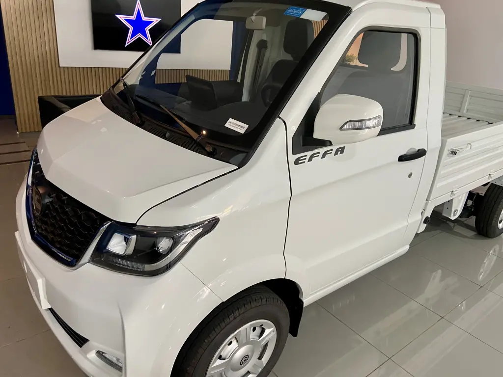 EFFA MOTORS V21 Cabine Simples - Foto