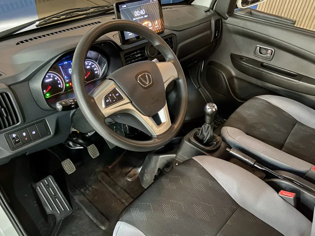 EFFA MOTORS V21 Cabine Simples - Foto