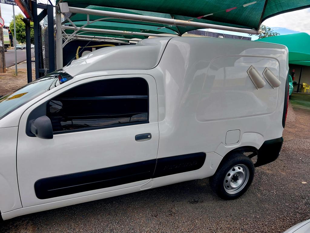 FIAT Fiorino Furgão - Foto