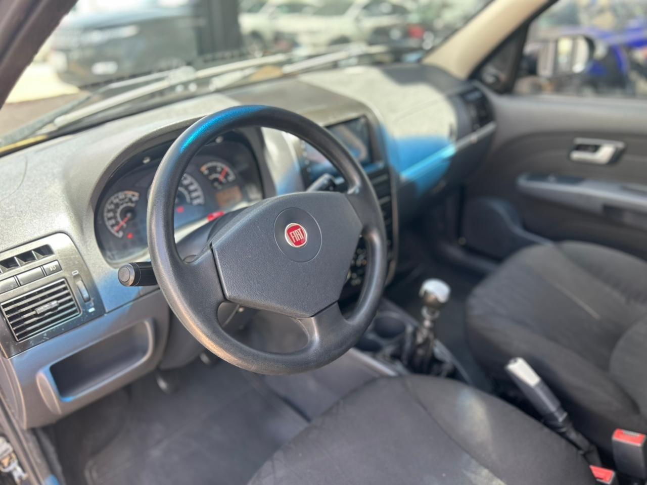 FIAT Palio Weekend - Foto