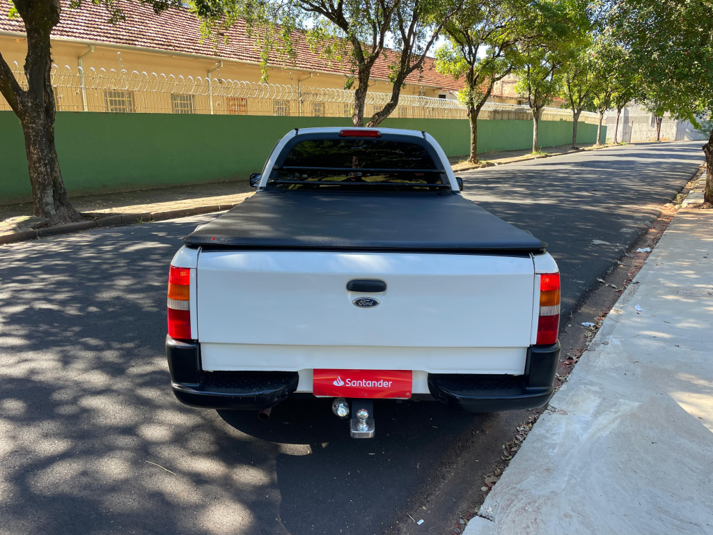 FORD Courier - Foto
