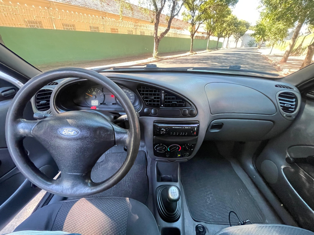 FORD Courier - Foto