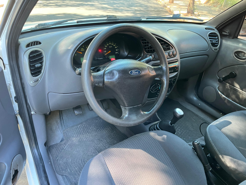 FORD Courier - Foto