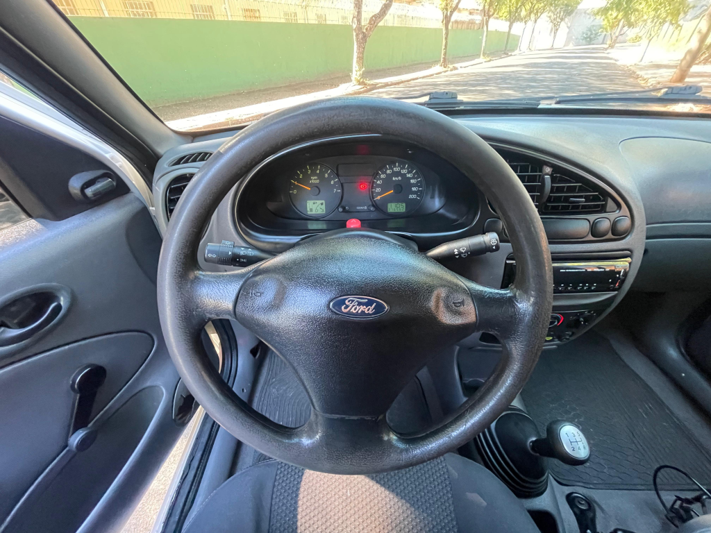 FORD Courier - Foto