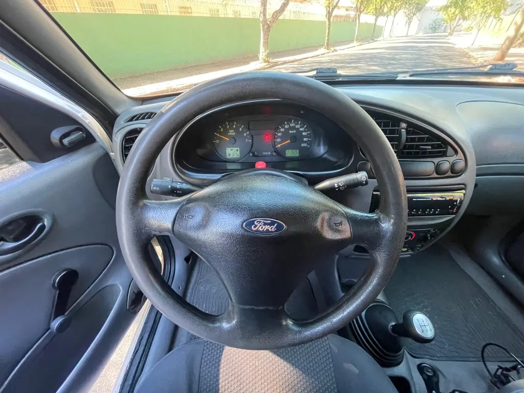 FORD Courier - Foto