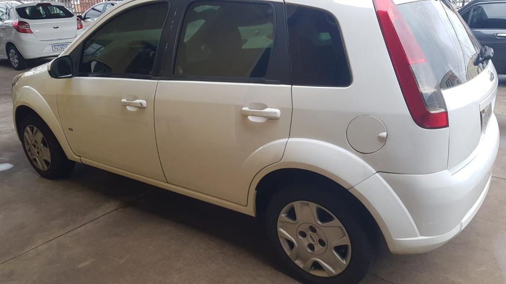 FORD Fiesta Hatch - Foto