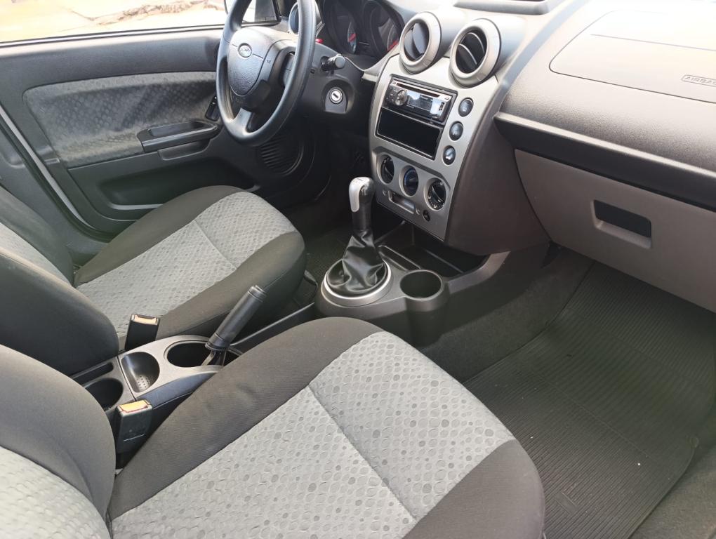 FORD Fiesta Hatch - Foto