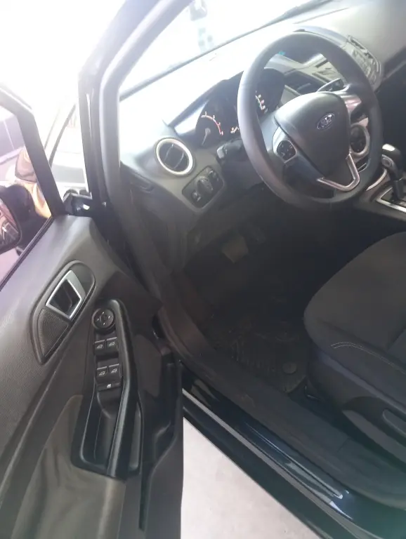 FORD Fiesta Hatch - Foto