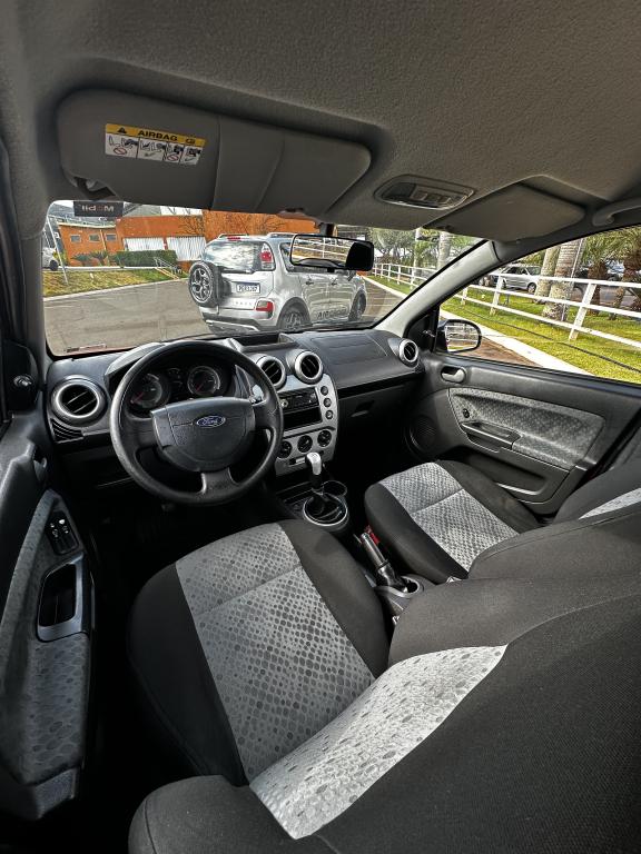 FORD Fiesta Hatch - Foto