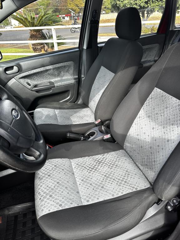 FORD Fiesta Hatch - Foto