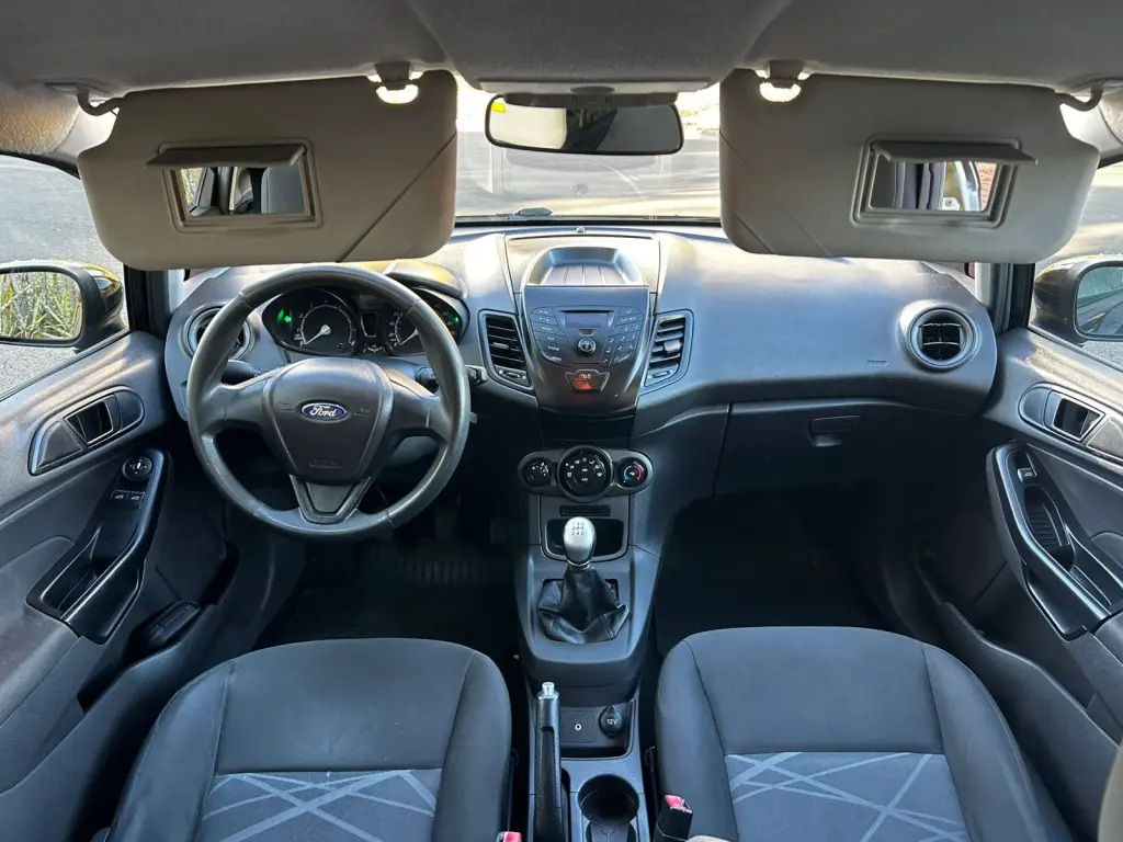 FORD Fiesta Hatch - Foto