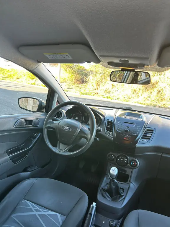 FORD Fiesta Hatch - Foto