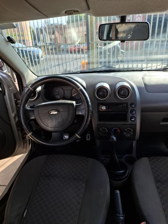 FORD Fiesta Hatch - Foto