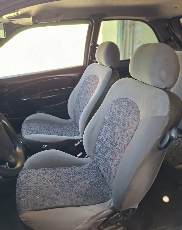 FORD Fiesta Hatch - Foto