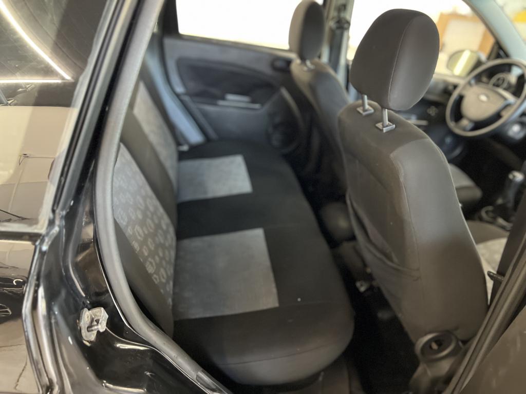 FORD Fiesta Hatch - Foto