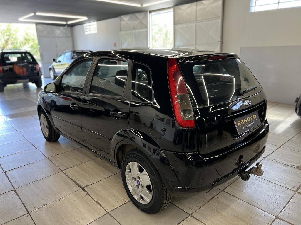 FORD Fiesta Hatch - Foto