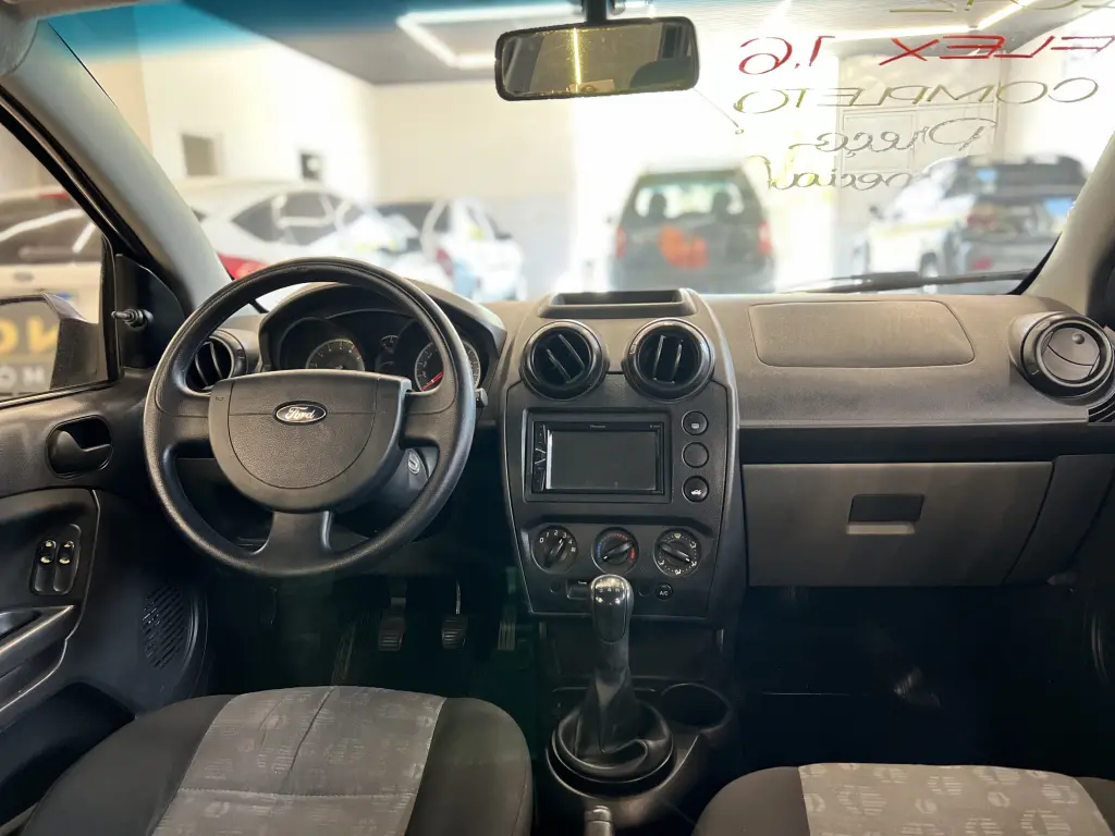 FORD Fiesta Hatch - Foto