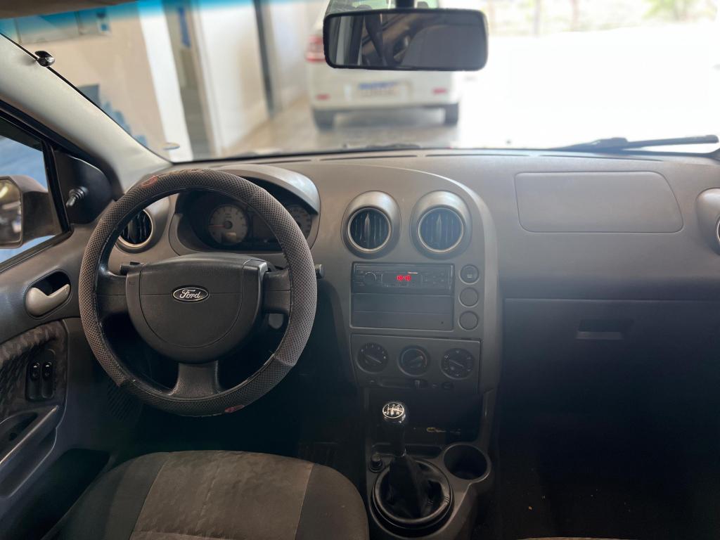 FORD Fiesta Hatch - Foto