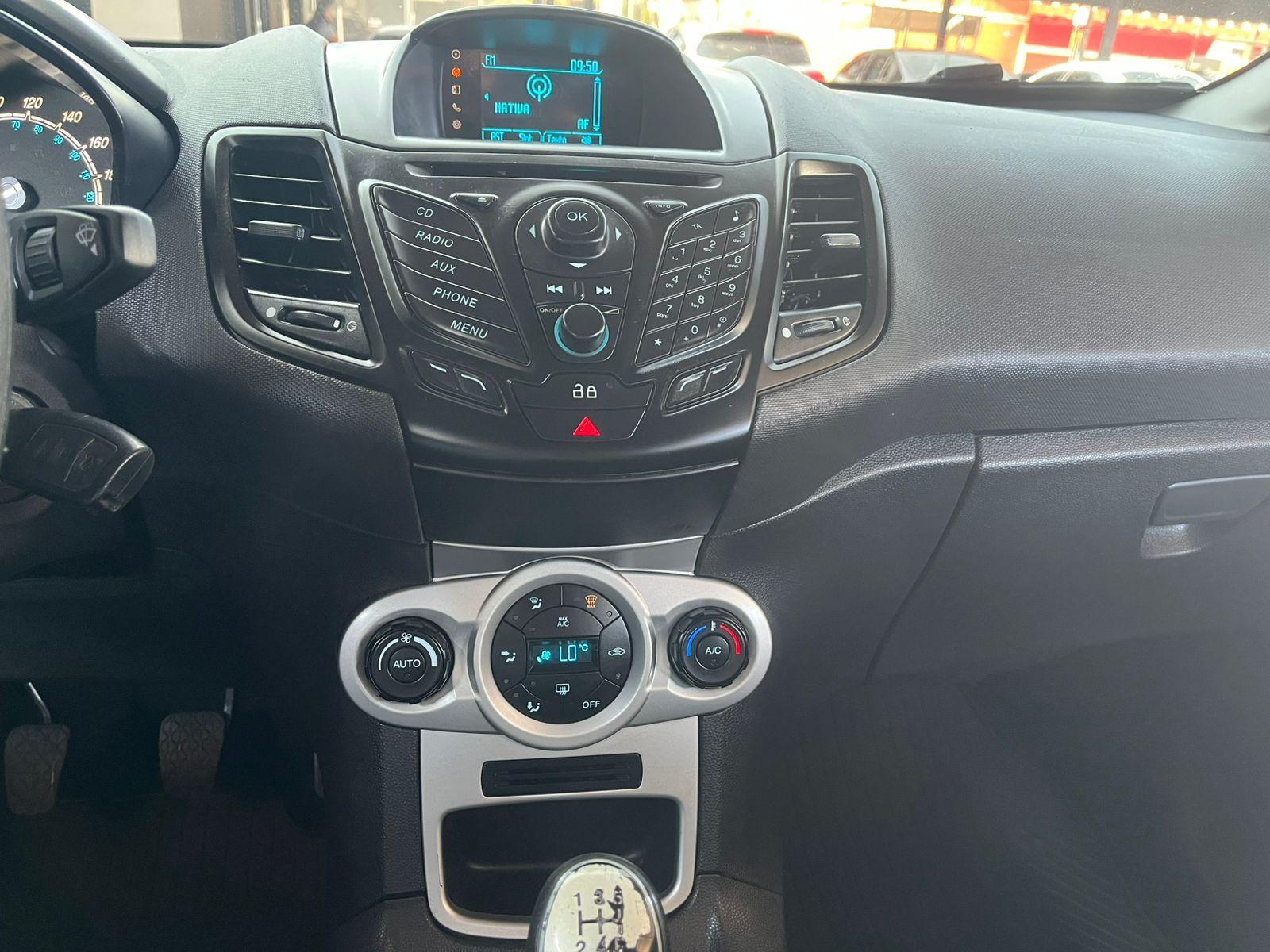 FORD Fiesta Hatch - Foto