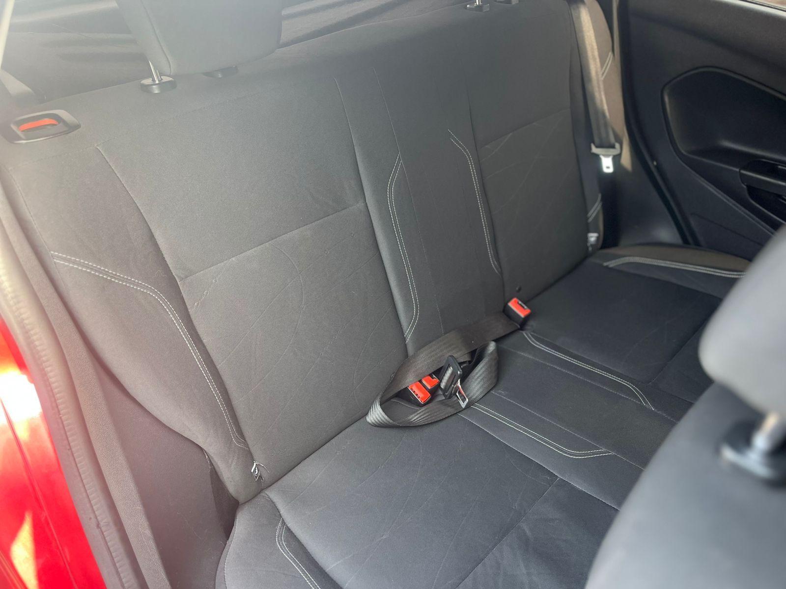 FORD Fiesta Hatch - Foto