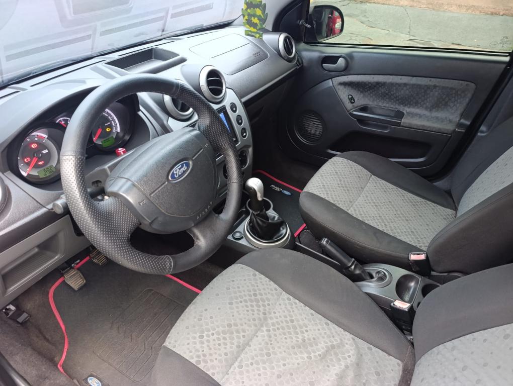 FORD Fiesta Hatch - Foto