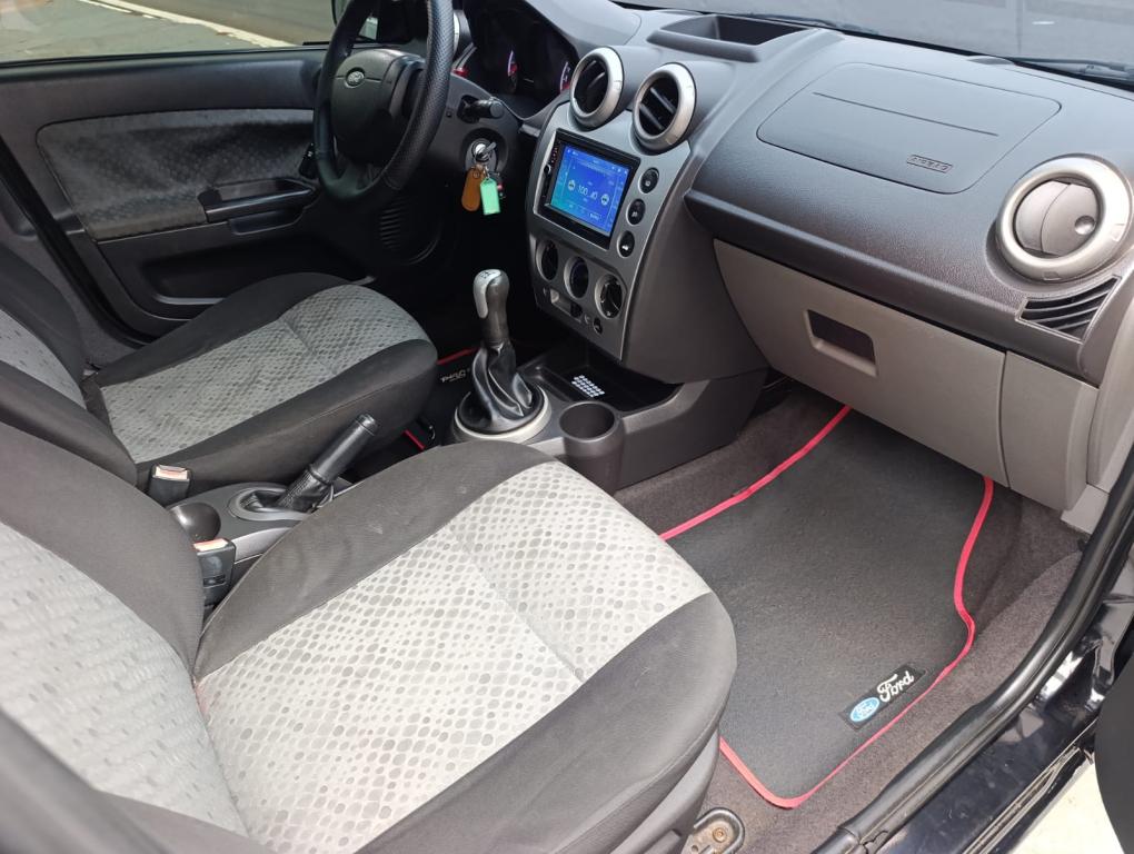 FORD Fiesta Hatch - Foto