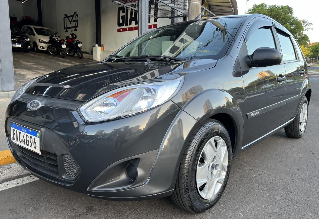 FORD Fiesta Hatch - Foto