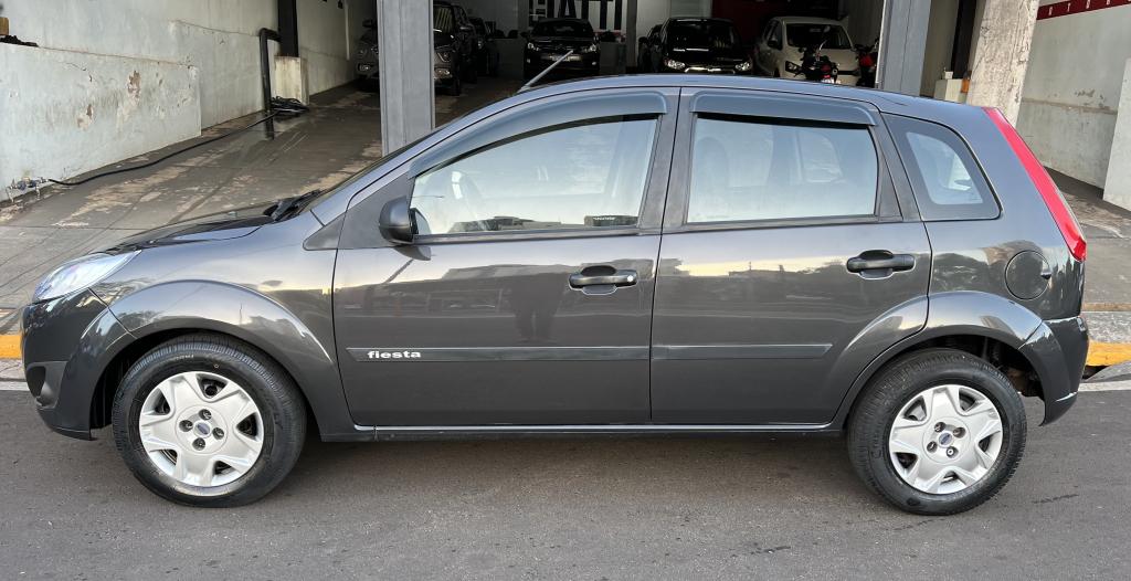 FORD Fiesta Hatch - Foto