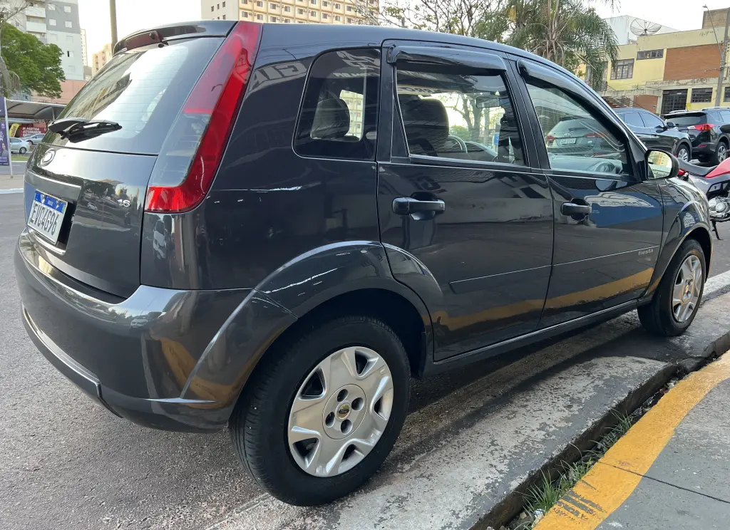 FORD Fiesta Hatch - Foto