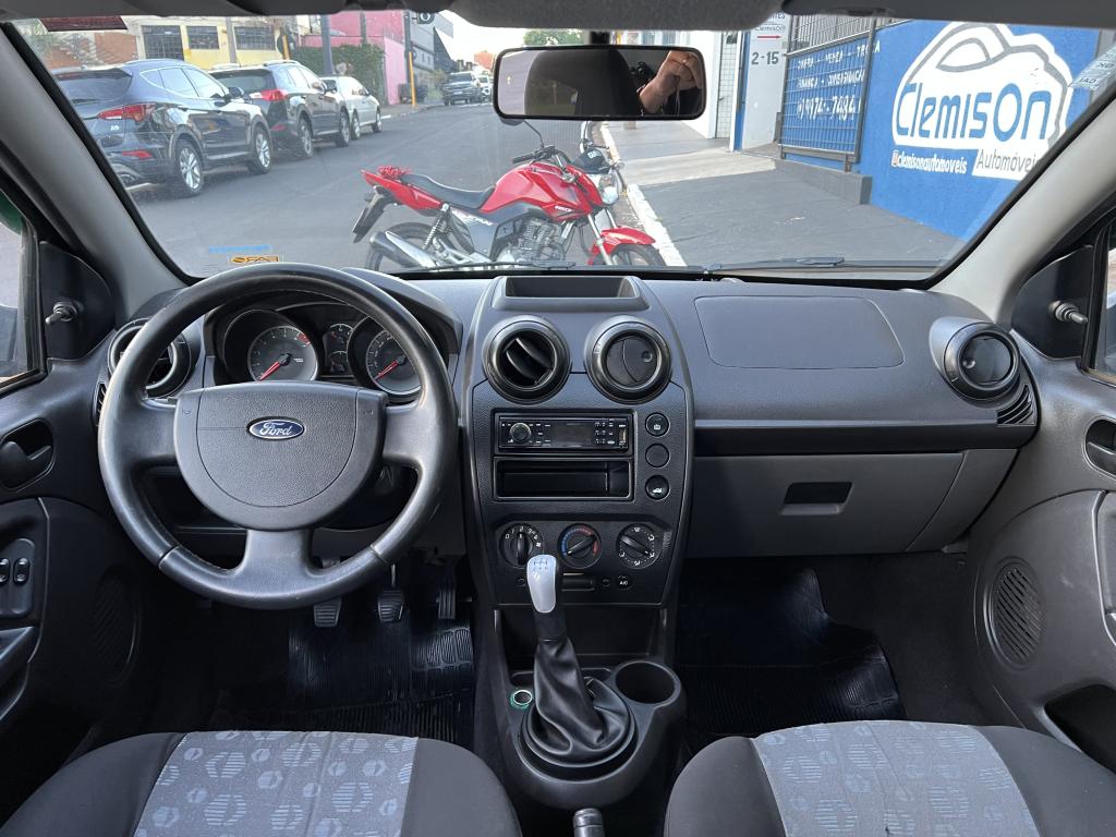 FORD Fiesta Hatch - Foto