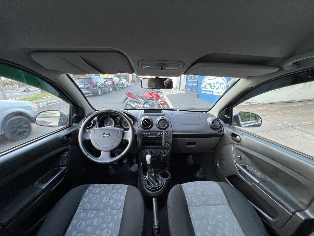 FORD Fiesta Hatch - Foto