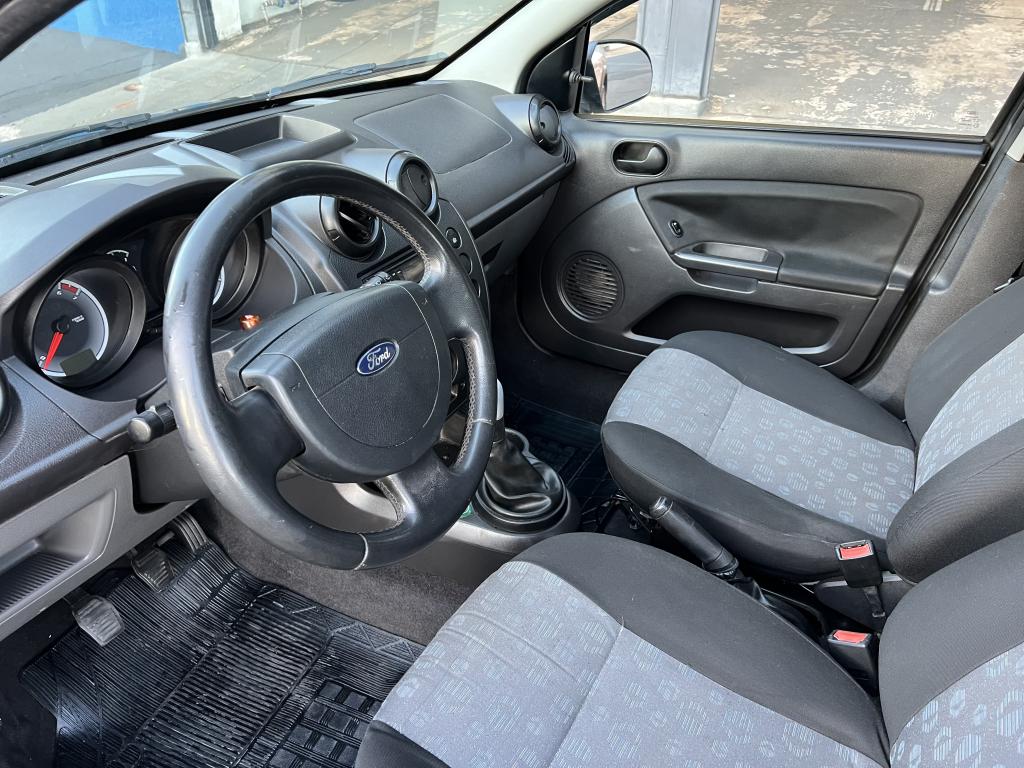 FORD Fiesta Hatch - Foto