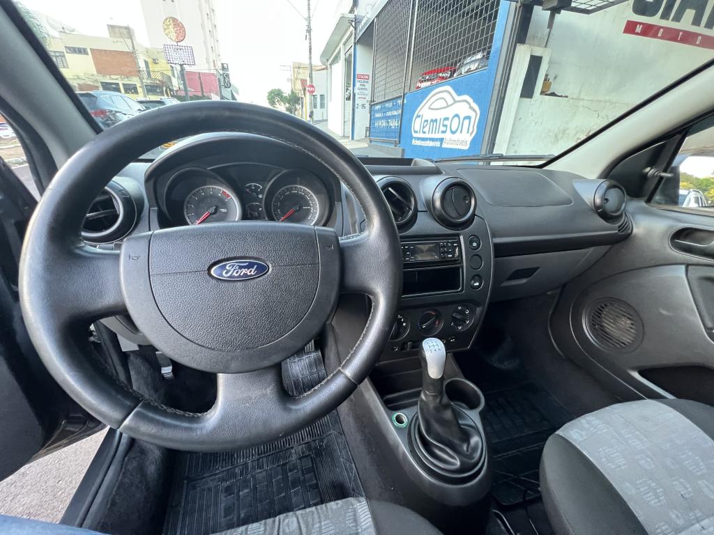 FORD Fiesta Hatch - Foto