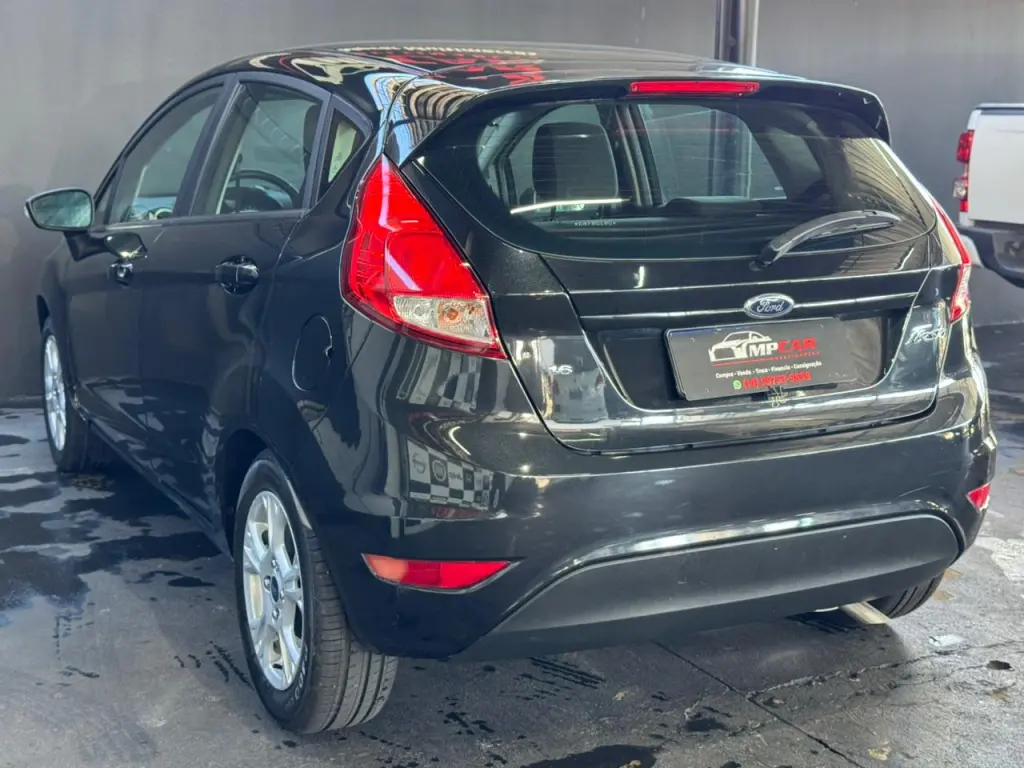 FORD Fiesta Hatch - Foto