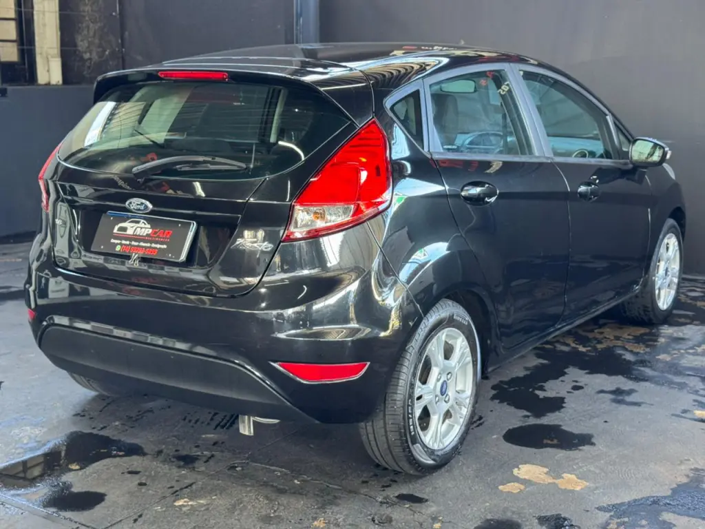 FORD Fiesta Hatch - Foto