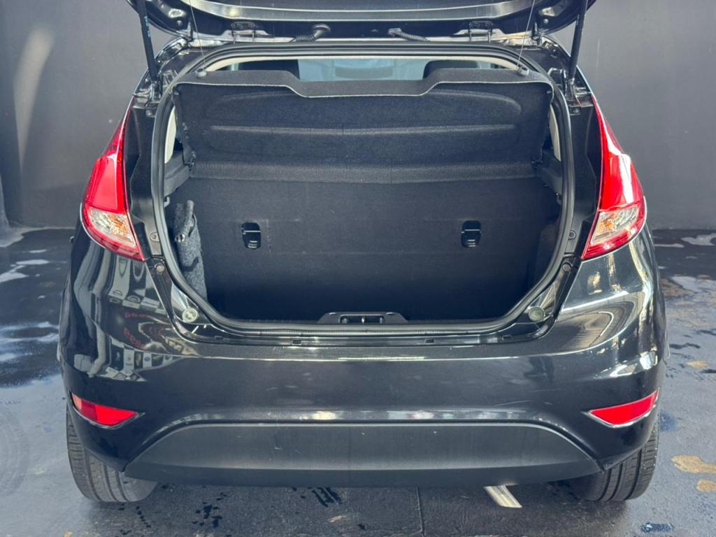 FORD Fiesta Hatch - Foto