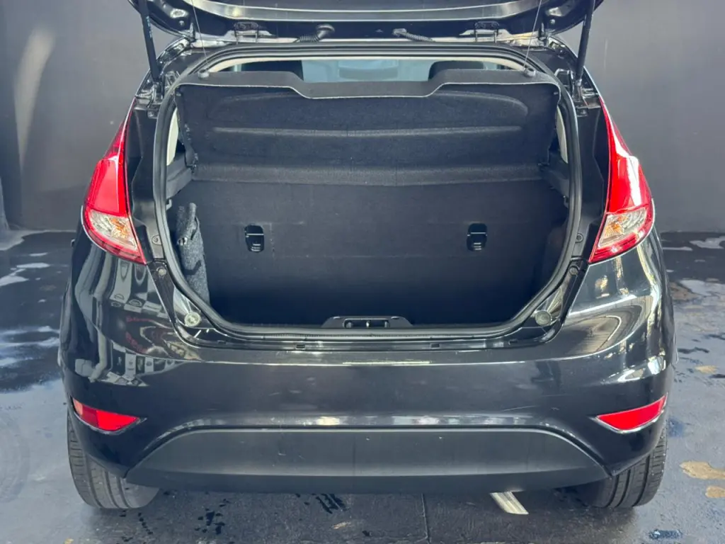 FORD Fiesta Hatch - Foto