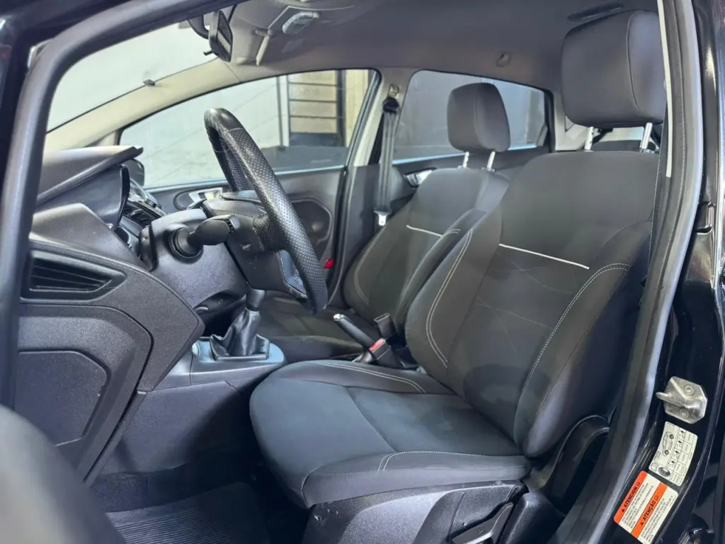 FORD Fiesta Hatch - Foto