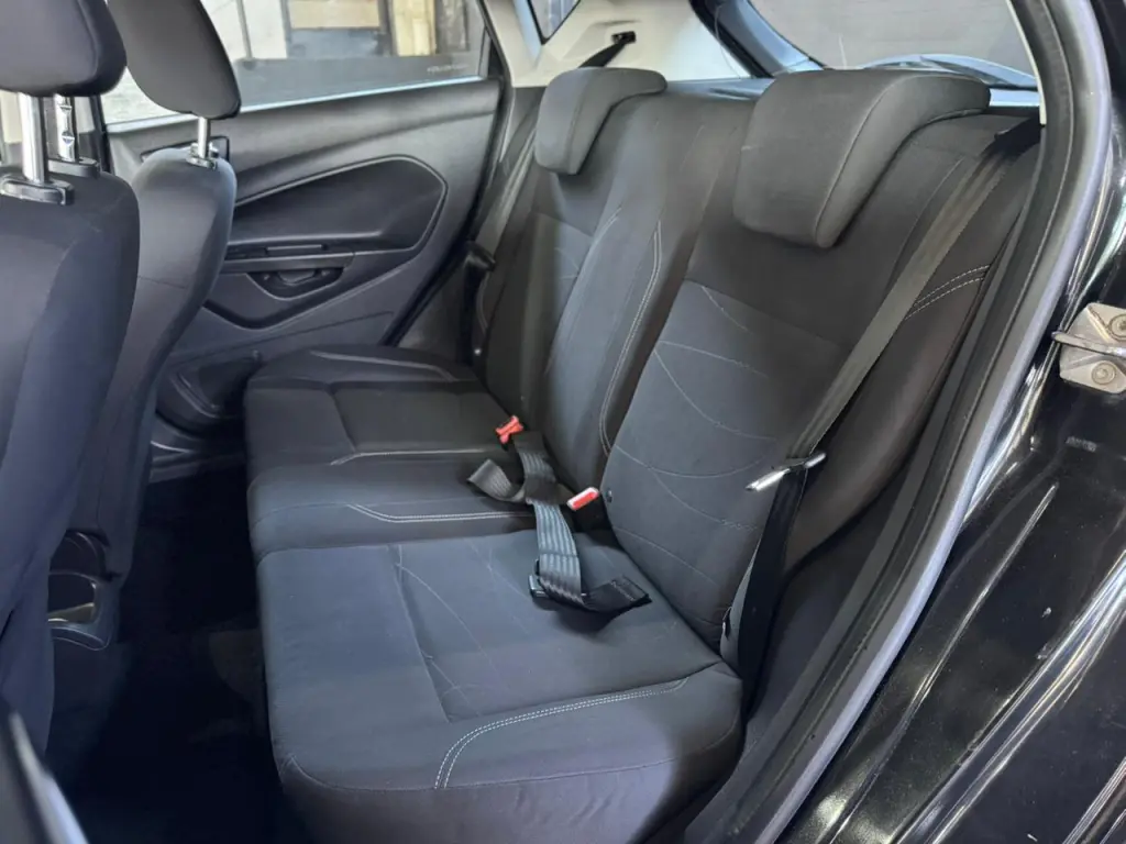 FORD Fiesta Hatch - Foto