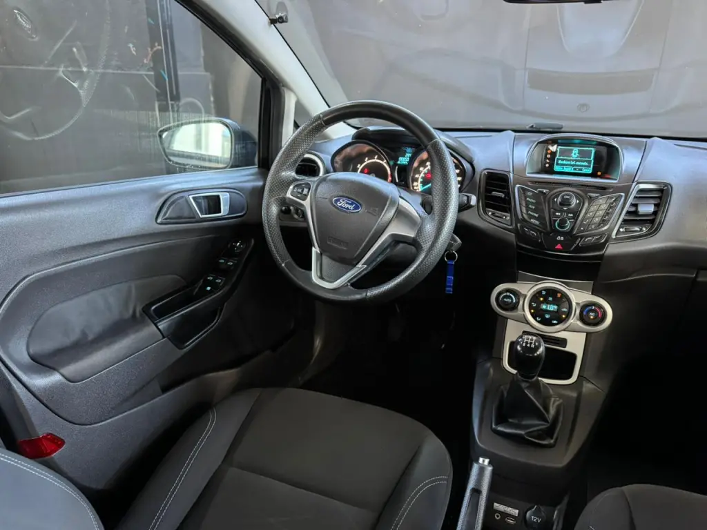 FORD Fiesta Hatch - Foto