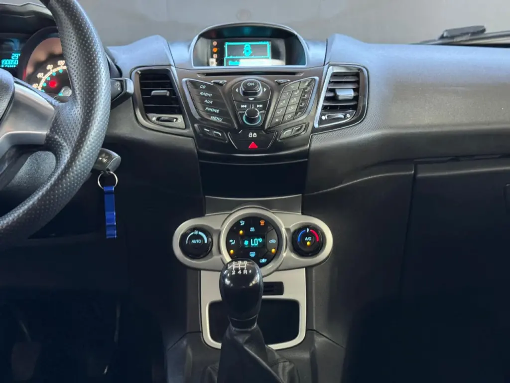 FORD Fiesta Hatch - Foto