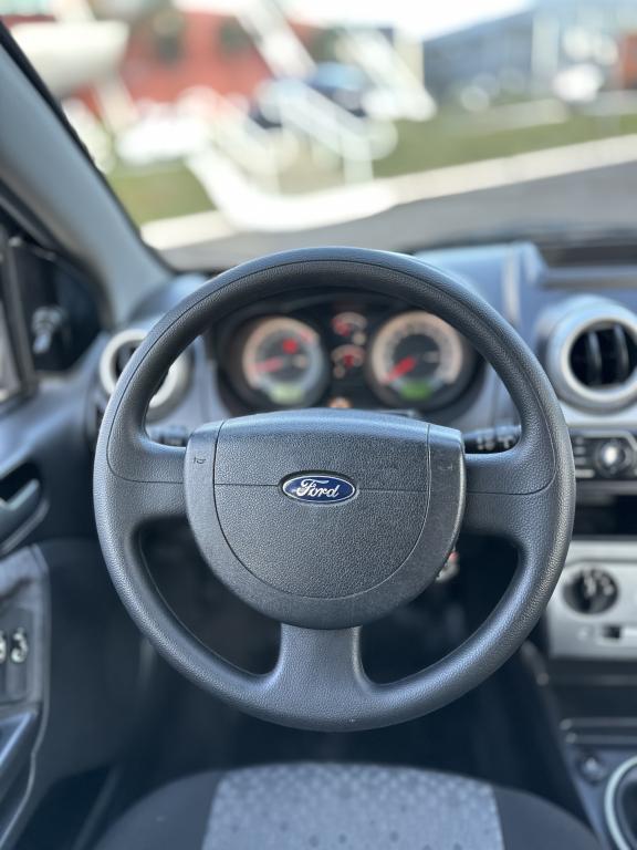 FORD Fiesta Hatch - Foto