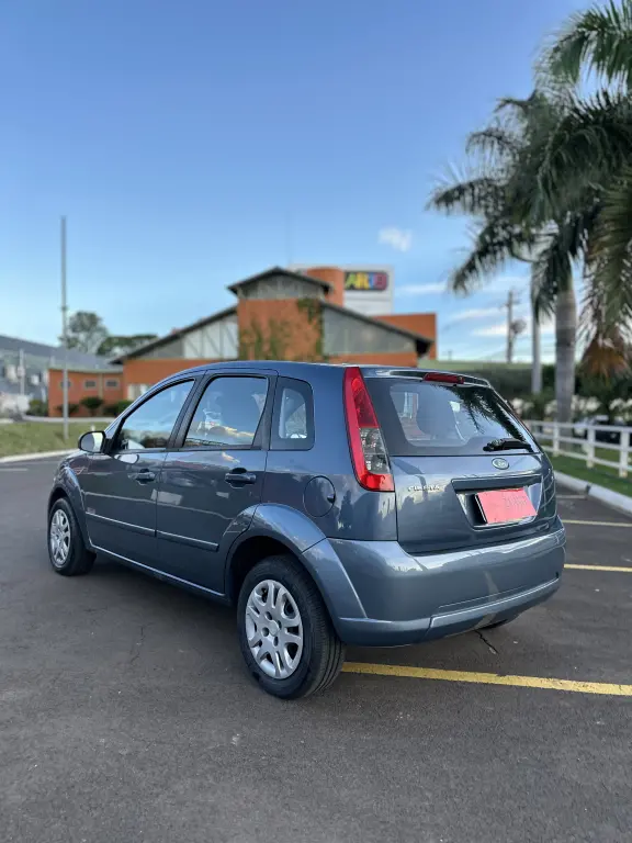 FORD Fiesta Hatch - Foto