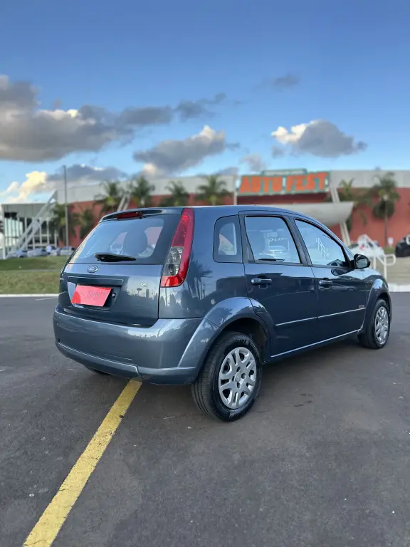 FORD Fiesta Hatch - Foto