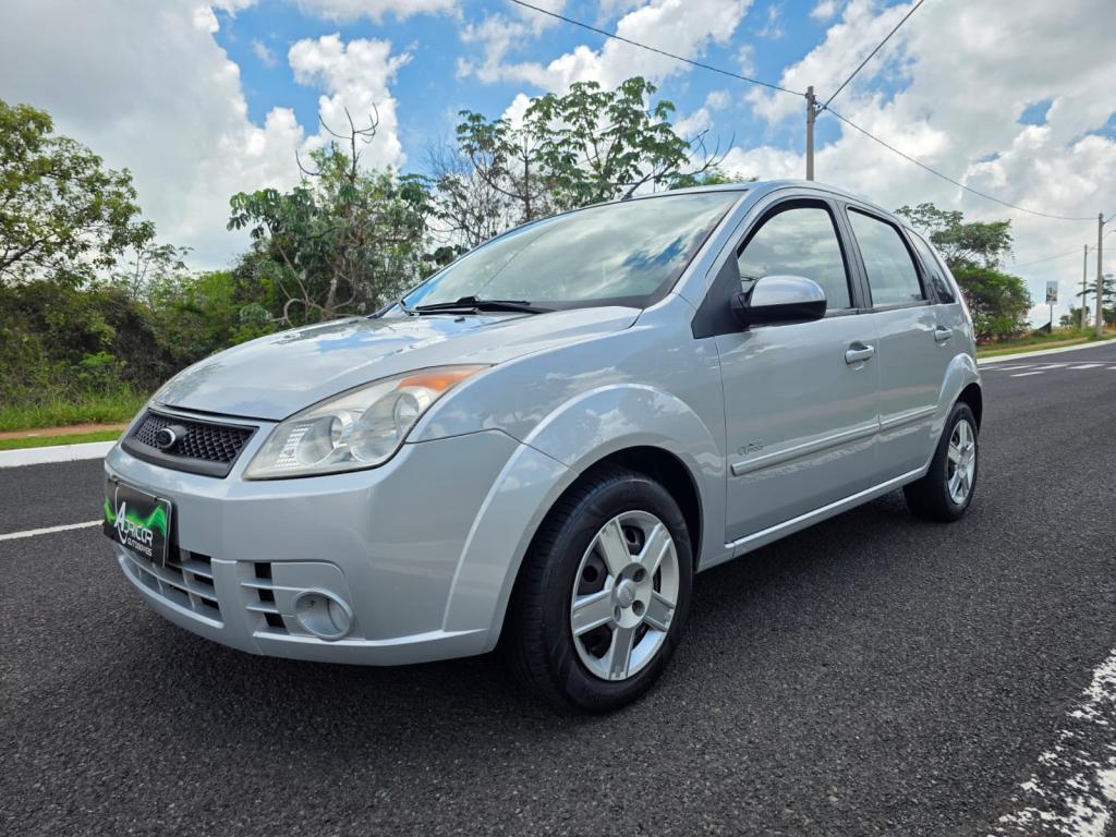 FORD Fiesta Hatch - Foto